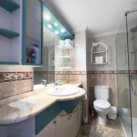 En Carihuela Con Vistas Y Plaza De Garaje, Nucleo Cristal