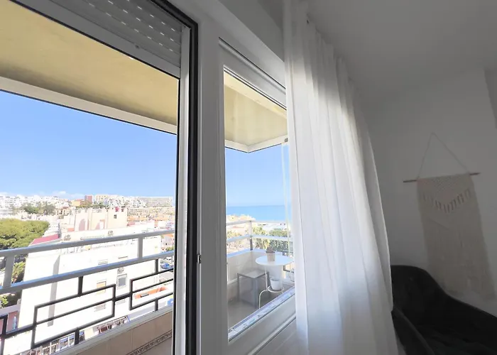 En Carihuela Con Vistas Y Plaza De Garaje, Nucleo Cristal * Torremolinos