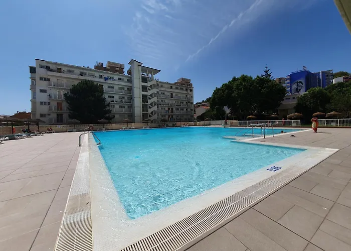 En Carihuela Con Vistas Y Plaza De Garaje, Nucleo Cristal