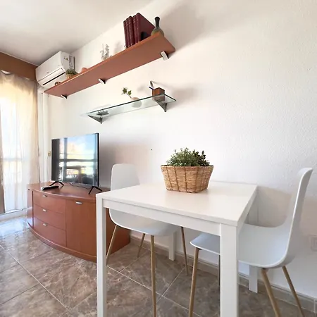 En Carihuela Con Vistas Y Plaza De Garaje, Nucleo Cristal トレモリノス