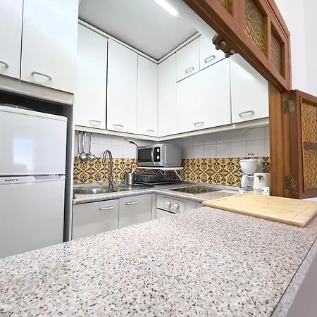 Apartamento En Carihuela Con Vistas Y Plaza De Garaje, Nucleo Cristal