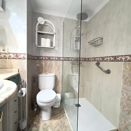 En Carihuela Con Vistas Y Plaza De Garaje, Nucleo Cristal