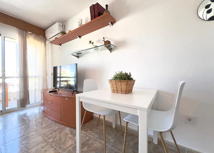 En Carihuela Con Vistas Y Plaza De Garaje, Nucleo Cristal Torremolinos