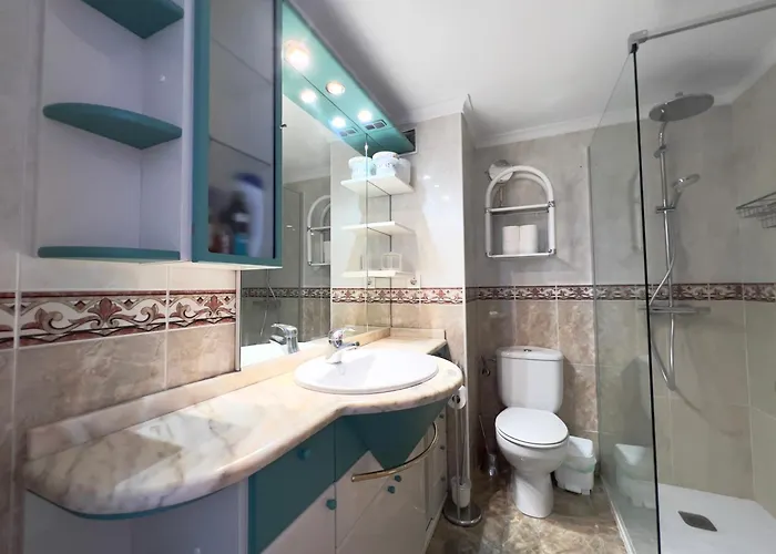 En Carihuela Con Vistas Y Plaza De Garaje, Nucleo Cristal