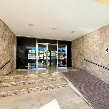 En Carihuela Con Vistas Y Plaza De Garaje, Nucleo Cristal