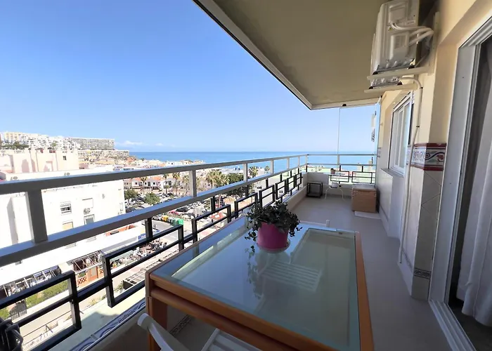 En Carihuela Con Vistas Y Plaza De Garaje, Nucleo Cristal Apartamento Torremolinos