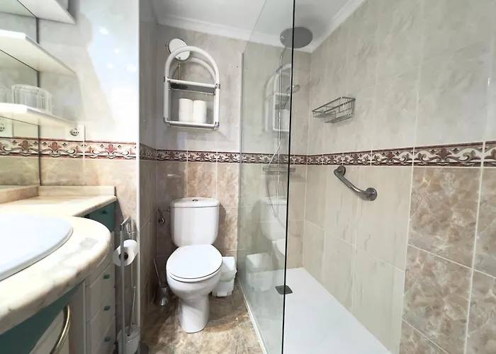 En Carihuela Con Vistas Y Plaza De Garaje, Nucleo Cristal